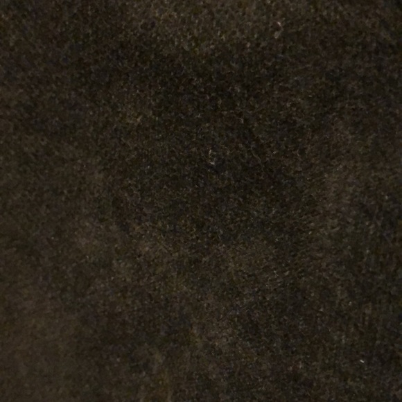 Uniqlo casual pants legs have been cut to L 29 for a more cropped look - Picture 4 of 4